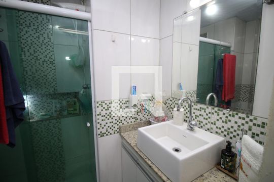 Banheiro de apartamento à venda com 2 quartos, 58m² em Tomás Coelho, Rio de Janeiro
