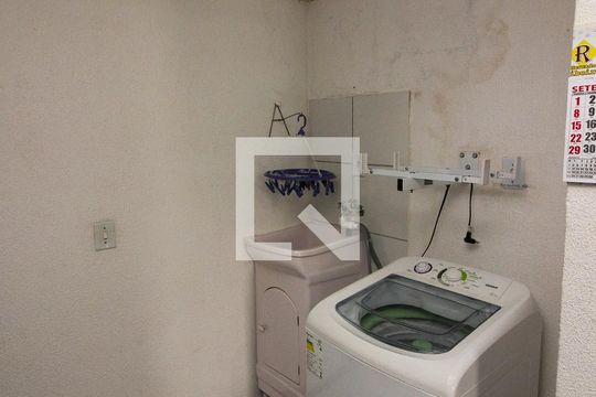 Cozinha e Área de Serviço de apartamento à venda com 2 quartos, 44m² em Partenon, Porto Alegre