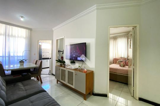 Apartamento à venda com 3 quartos, 60m² em Bairro da Glória, Contagem