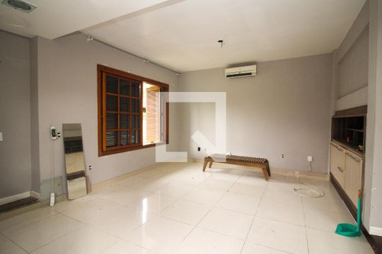 Sala 2 de casa para alugar com 4 quartos, 320m² em Tristeza, Porto Alegre