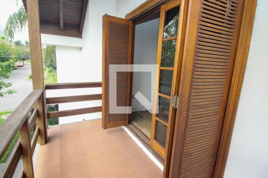 Sacada da Sala 3 de casa para alugar com 4 quartos, 320m² em Tristeza, Porto Alegre