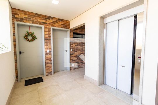 Hall do Andar de kitnet/studio para alugar com 1 quarto, 40m² em Vila Ipojuca, São Paulo