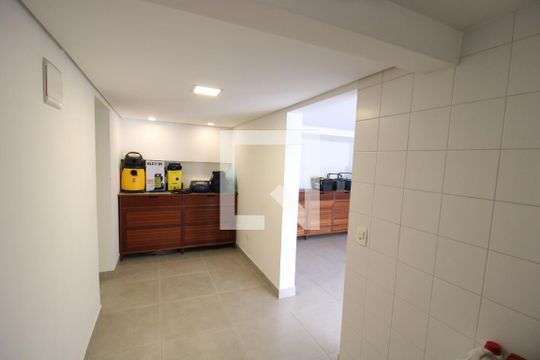 Garagem de casa à venda com 4 quartos, 272m² em Parque Peruche, São Paulo