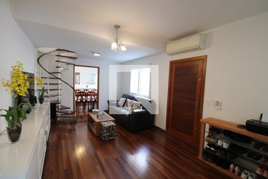 Sala de casa à venda com 4 quartos, 272m² em Parque Peruche, São Paulo