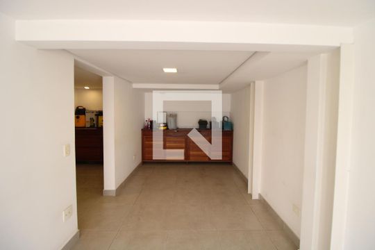 Garagem de casa à venda com 4 quartos, 272m² em Parque Peruche, São Paulo