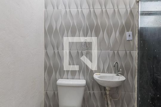 Banheiro de apartamento à venda com 2 quartos, 86m² em Olaria, Rio de Janeiro