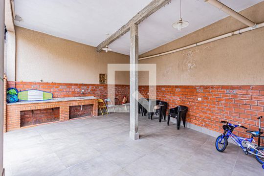 Quintal e churrasqueira de casa à venda com 2 quartos, 500m² em Vila Diva (zona Norte), São Paulo
