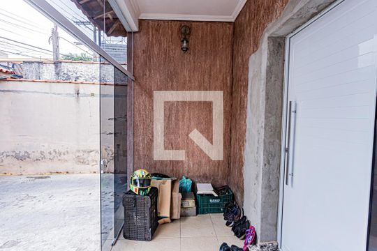 Hall de entrada de casa à venda com 2 quartos, 500m² em Vila Diva (zona Norte), São Paulo