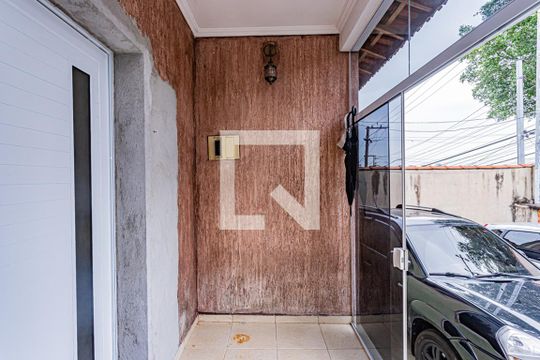 Hall de entrada de casa à venda com 2 quartos, 500m² em Vila Diva (zona Norte), São Paulo