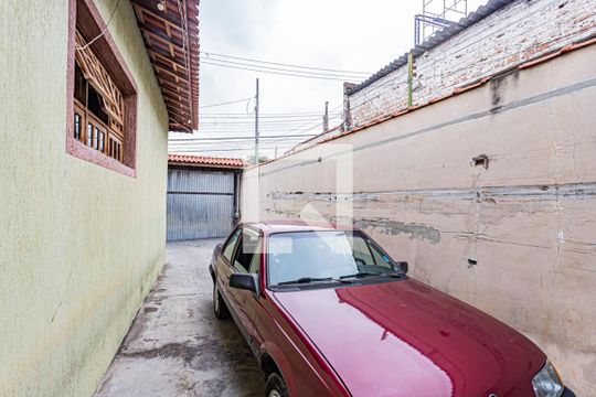 Garagem de casa à venda com 2 quartos, 500m² em Vila Diva (zona Norte), São Paulo