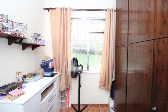 Quarto 2 de casa à venda com 3 quartos, 373m² em Todos Os Santos, Rio de Janeiro