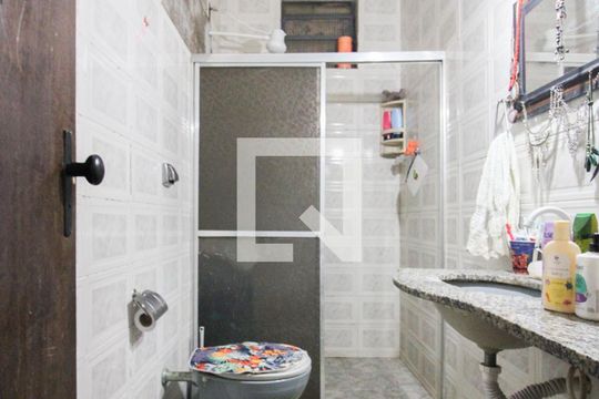 Banheiro de casa à venda com 4 quartos, 218m² em Juliana, Belo Horizonte