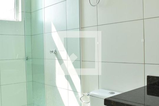 Banheiro de apartamento para alugar com 2 quartos, 99m² em Tingui, Curitiba