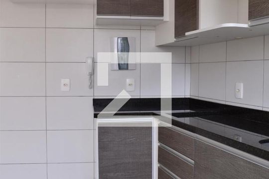 Cozinha de apartamento para alugar com 2 quartos, 99m² em Tingui, Curitiba