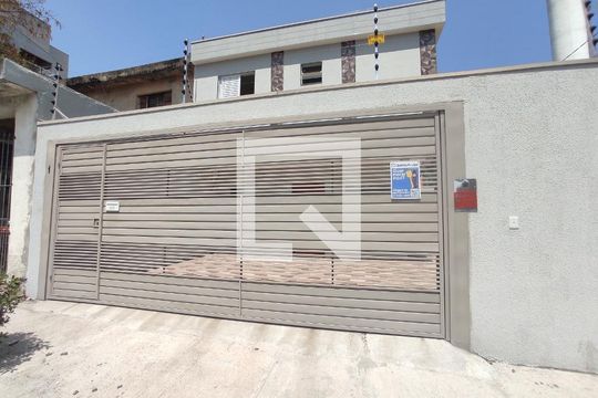 Fachada de casa à venda com 3 quartos, 86m² em Jardim Leonilda, Santo André