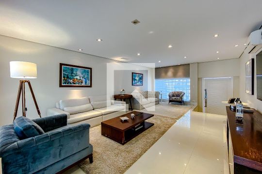 Sala de casa à venda com 4 quartos, 450m² em Vila Mariana, São Paulo