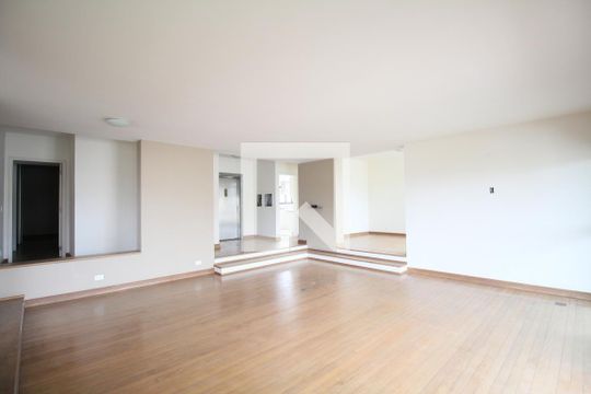 Apartamento para alugar com 3 quartos, 260m² em Real Parque, São Paulo