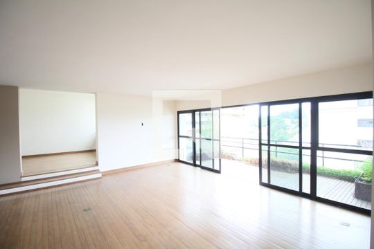 Apartamento para alugar com 3 quartos, 260m² em Real Parque, São Paulo