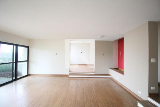 Apartamento para alugar com 3 quartos, 260m² em Real Parque, São Paulo