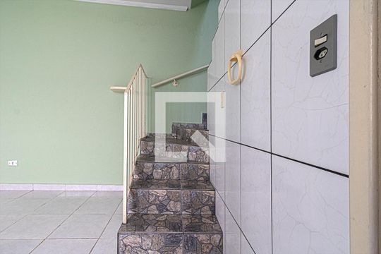 acesso aos pisos_1 de casa à venda com 2 quartos, 120m² em Vila Liviero, São Paulo