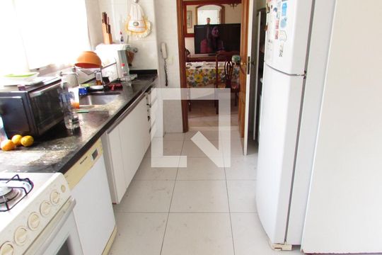 Cozinha de apartamento para alugar com 3 quartos, 145m² em Jardim Ampliacao, São Paulo
