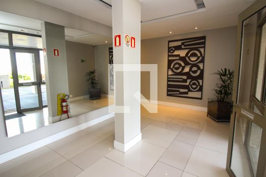 Hall de entrada de apartamento para alugar com 3 quartos, 104m² em Cavalhada, Porto Alegre