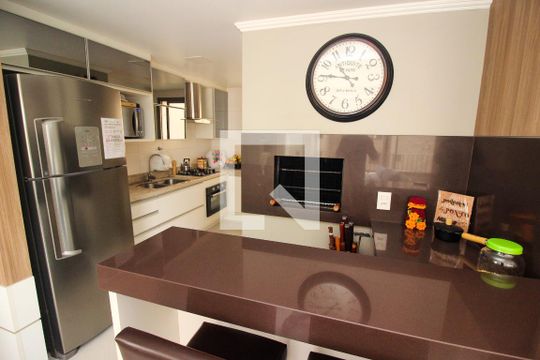 Cozinha de apartamento para alugar com 3 quartos, 104m² em Cavalhada, Porto Alegre