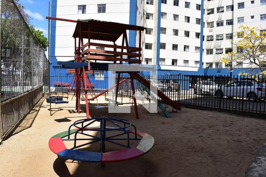 Área comum - Playground de casa para alugar com 3 quartos, 58m² em Hauer, Curitiba