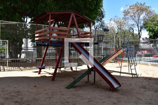 Área comum - Playground de casa para alugar com 3 quartos, 58m² em Hauer, Curitiba
