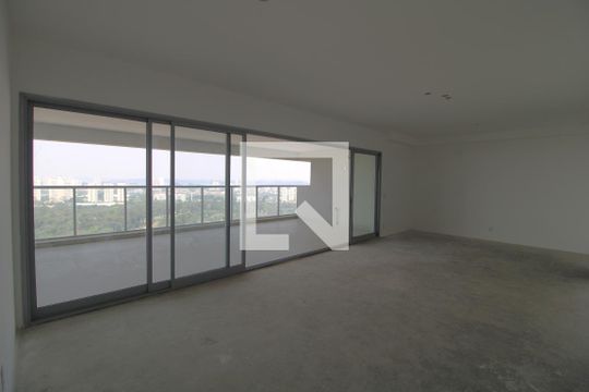 Apartamento à venda com 3 quartos, 155m² em Vila Sofia, São Paulo