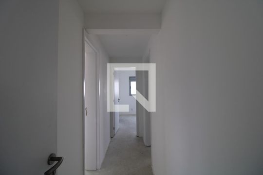 Corredor entre as suítes de apartamento à venda com 3 quartos, 155m² em Vila Sofia, São Paulo