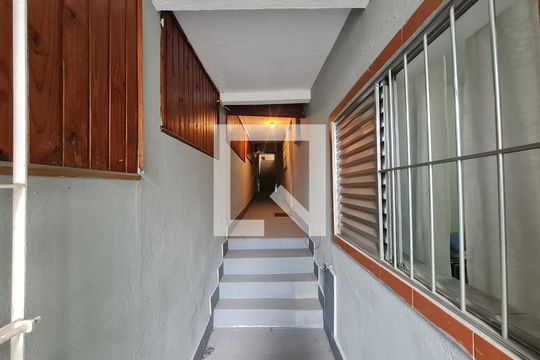 Corredor acesso a garagem de casa à venda com 4 quartos, 150m² em Vila Flórida, Guarulhos