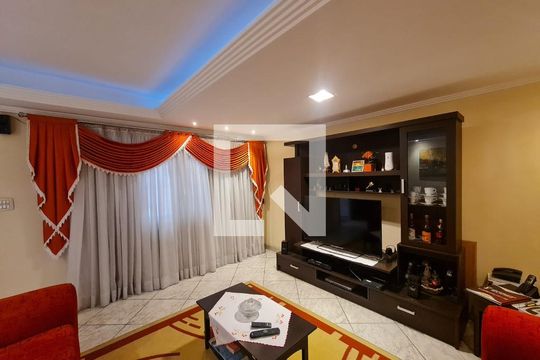 Sala de casa à venda com 4 quartos, 150m² em Vila Flórida, Guarulhos
