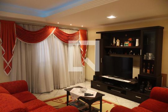 Sala de casa à venda com 4 quartos, 150m² em Vila Flórida, Guarulhos