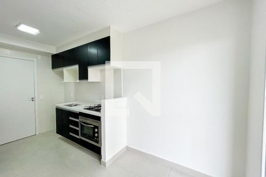 Sala/Cozinha de apartamento para alugar com 1 quarto, 32m² em Socorro, São Paulo