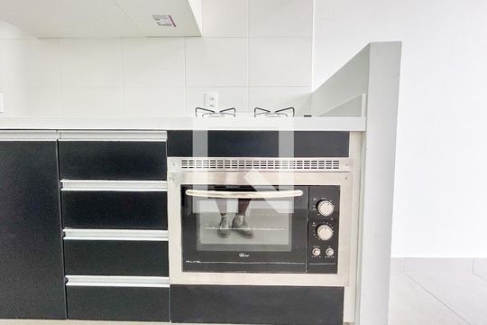 Cozinha de apartamento para alugar com 1 quarto, 32m² em Socorro, São Paulo