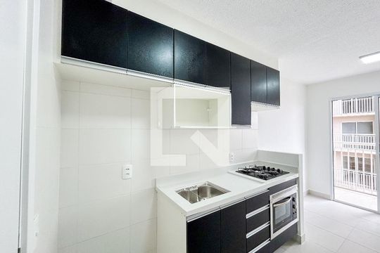 Cozinha de apartamento para alugar com 1 quarto, 32m² em Socorro, São Paulo