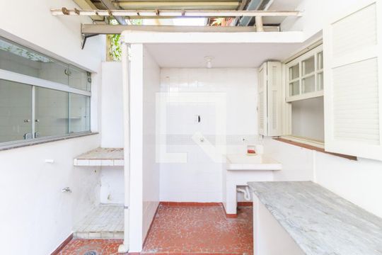 Lavanderia de casa para alugar com 3 quartos, 200m² em Vila Monumento, São Paulo