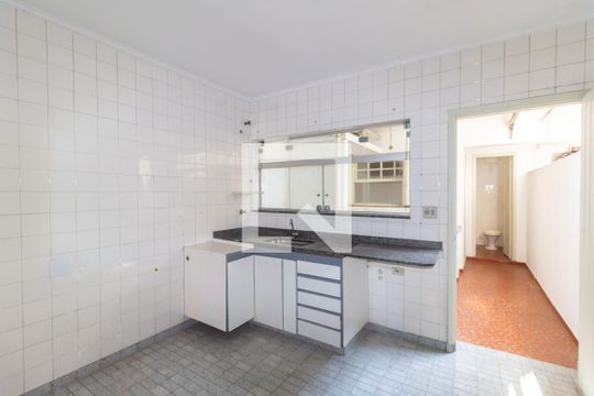 Cozinha de casa para alugar com 3 quartos, 200m² em Vila Monumento, São Paulo