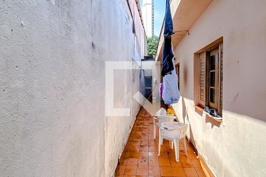 Área externa de casa à venda com 4 quartos, 231m² em Cambuci, São Paulo