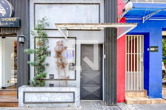 Fachada de casa à venda com 4 quartos, 231m² em Cambuci, São Paulo