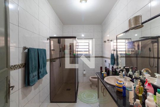 Banheiro 1 de casa à venda com 3 quartos, 189m² em Vila Marieta, São Paulo