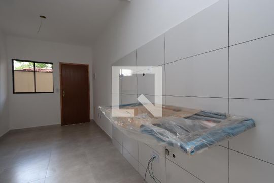 Cozinha de apartamento à venda com 2 quartos, 34m² em Cidade Continental, São Paulo