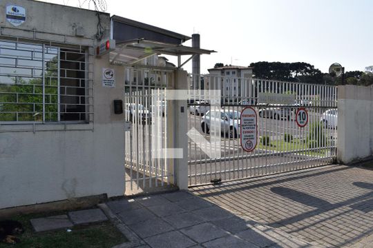 Fachada de apartamento para alugar com 2 quartos, 47m² em Santa Cândida, Curitiba