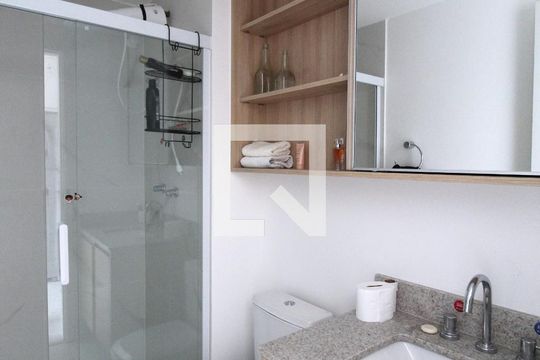 Banheiro de kitnet/studio à venda com 1 quarto, 32m² em Indianópolis, São Paulo