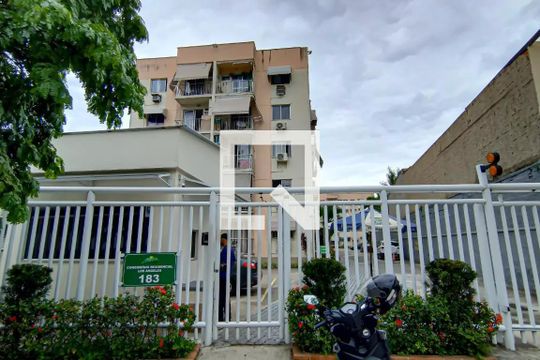 Fachada de apartamento à venda com 2 quartos, 65m² em Taquara, Rio de Janeiro