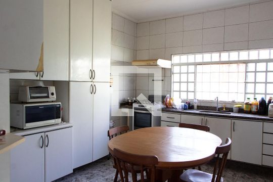 COZINHA de casa à venda com 2 quartos, 190m² em Vila Nogueira, Campinas