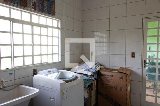 ÁREA DE SERVIÇO de casa à venda com 2 quartos, 190m² em Vila Nogueira, Campinas