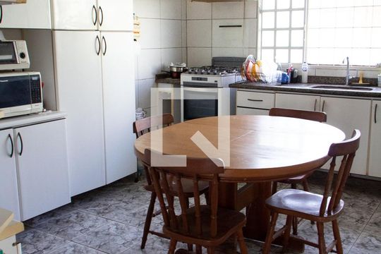 COZINHA de casa à venda com 2 quartos, 190m² em Vila Nogueira, Campinas