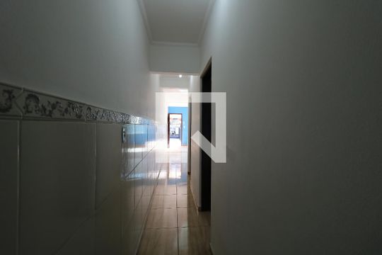 Corredor de casa para alugar com 2 quartos, 94m² em Santa Maria, Santo André